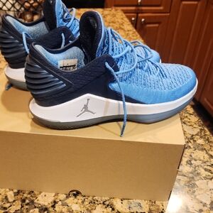 Jordan Athletic Shoes in Blue and White
